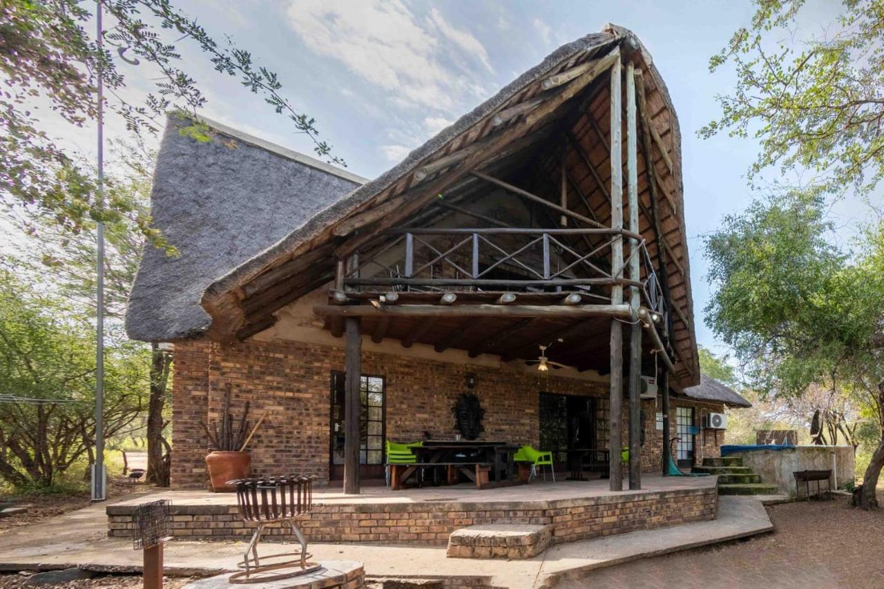 Villa Mopani Manor Marloth Park Exterior foto