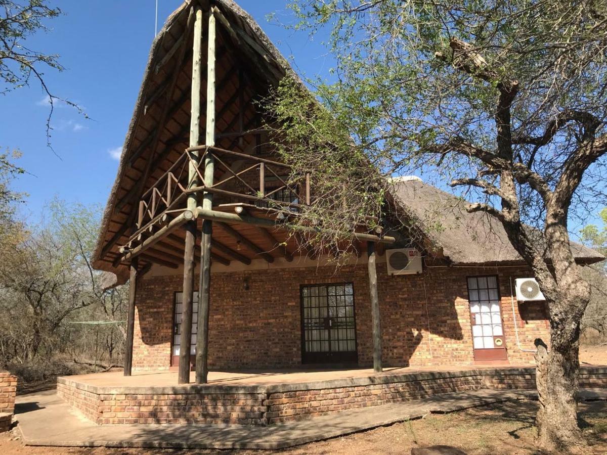 Villa Mopani Manor Marloth Park Exterior foto